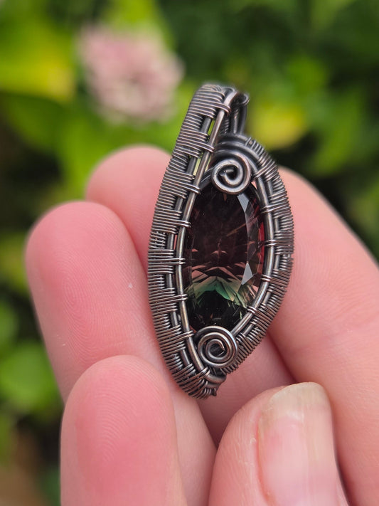 Oregon Sunstone Concave Facet Copper Pendant