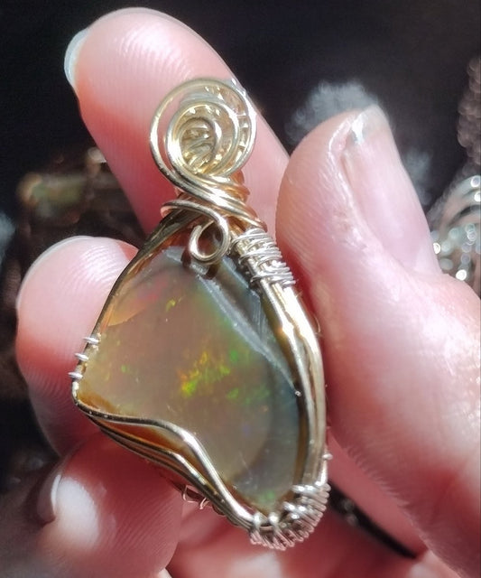 17.95 CT 14k Gold Fill Ethiopian Welo Opal Gemstone Pendant Necklace